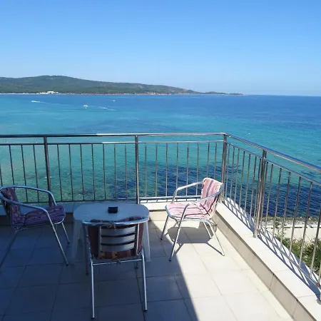 Πανσιόν Dobrevi