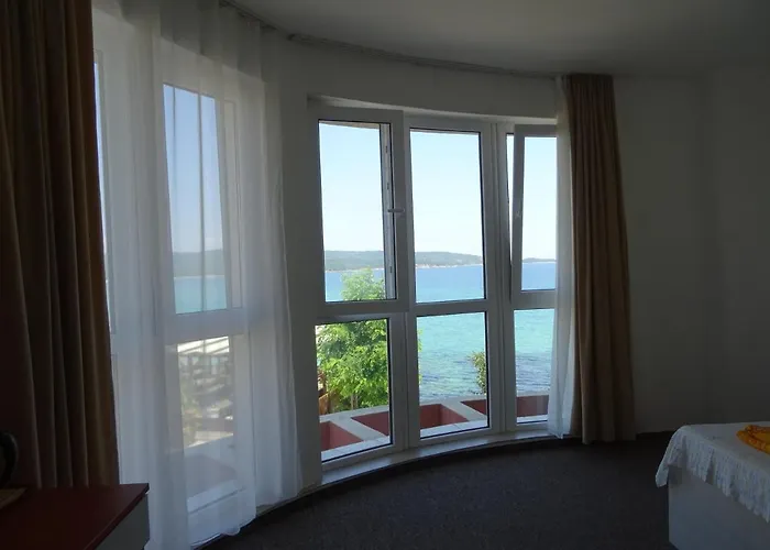 Dobrevi 4*