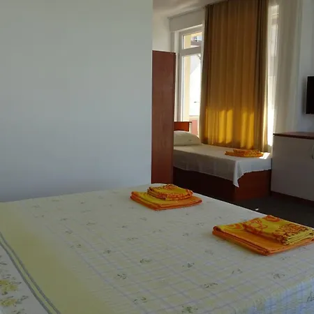Guest house Dobrevi *