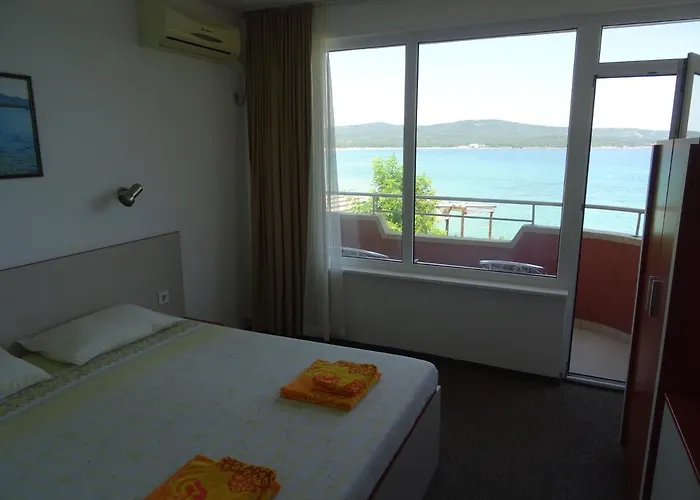 Πανσιόν Dobrevi 4*