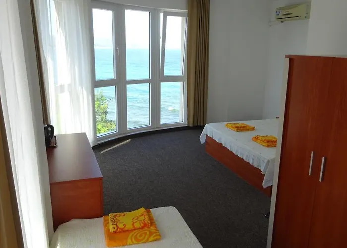 Dobrevi Πανσιόν