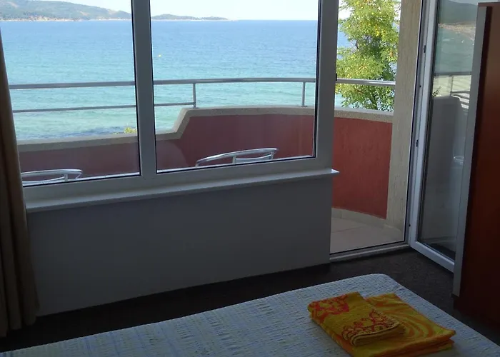 Πανσιόν Dobrevi 4*