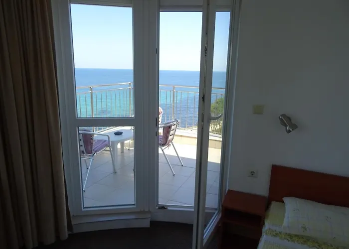 Πανσιόν Dobrevi