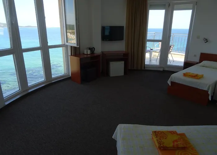 Dobrevi 4* Πριμόρσκο